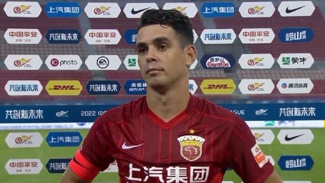 第38分钟，巴尔韦德外围重炮轰门被门将飞身化解。
